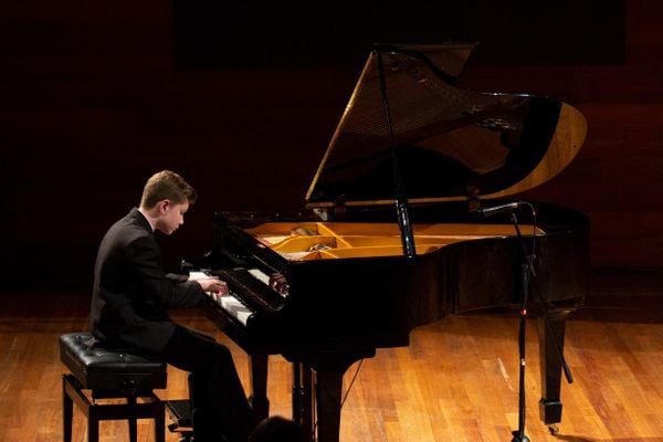 O pianista e estudante Estevão Medeiros Gomes, de 11 anos, de Vitória (ES)