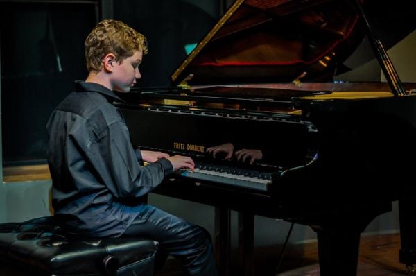 O pianista e estudante Estevão Medeiros Gomes, de 11 anos, de Vitória (ES)