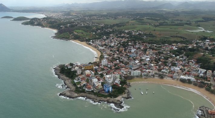 Praia da Costa Azul, em Iriri, no município de Anchieta, terá demolição de antigos quiosques, calçadão e bicicletários