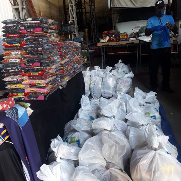 Grupo de voluntários já entregou mais de 22 toneladas de alimentos na Grande Vitória durante a pandemia