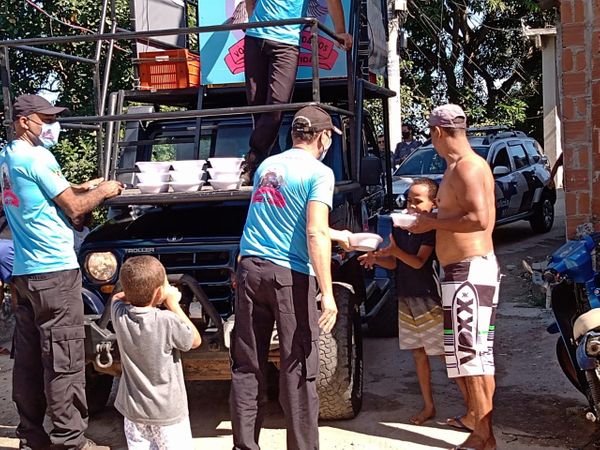 Grupo de voluntários já entregou mais de 22 toneladas de alimentos na Grande Vitória durante a pandemia