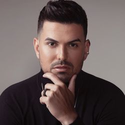 O cantor Gabriel Gava