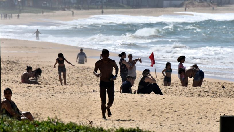 Vila Velha - ES - Praia de Itaparica. Ciclone atinge sul do Brasil e efeitos podem chegar na costa capixaba. 