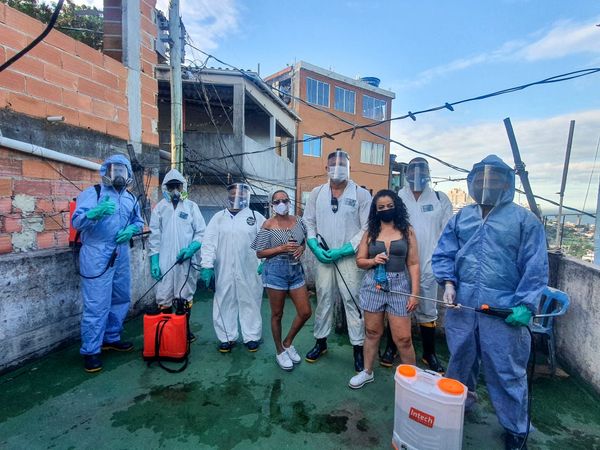 Projeto de Jesus de Nazareth, comunidade de Vitória, desinfecta ruas uma vez por semana
