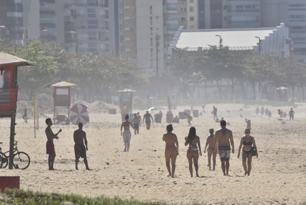 Vila Velha - ES - Praia de Itaparica. Ciclone atinge sul do Brasil e efeitos podem chegar na costa capixaba. 