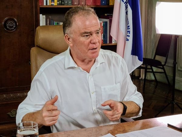 Governador Renato Casagrande tem seguido orientação de especialistas, que não recomendam o uso da cloroquina para casos de Covid-19