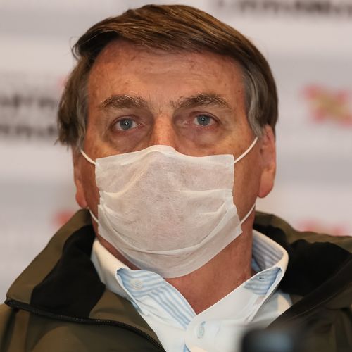 Com sintomas de Covid-19, Bolsonaro faz novo exame
