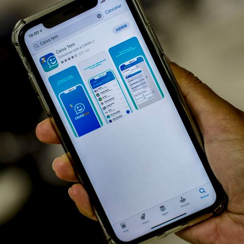 Trabalhadores podem usar mecanismos seguros, grátis e legais para movimentar os recursos depositados na poupança digital. App da Caixa tem apresentado problemas nos últimos dias