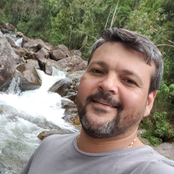 Mario André do Carmo Morandi estava em uma padaria quando foi assassinato nesta terça-feira (7), em Vila Velha