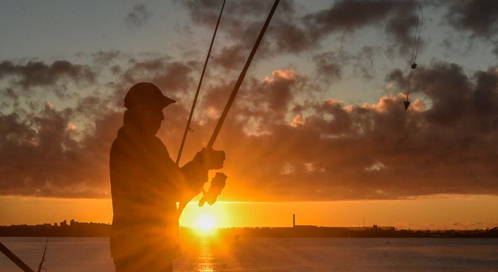Os registros do fotógrafo Vitor Jubini, de A Gazeta, mostram o nascer do sol nesta quarta-feira (8) em Camburi e na Praia do Canto