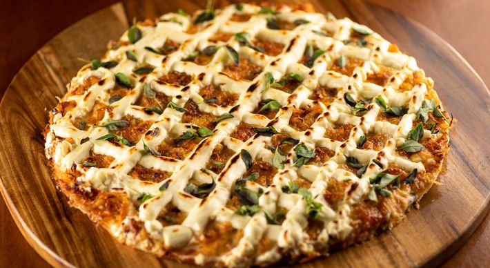 A tradição de comemorar o Dia Nacional da Pizza em 10 de julho teve início em São Paulo nos anos 1980 e vem crescendo a cada ano entre os capixabas