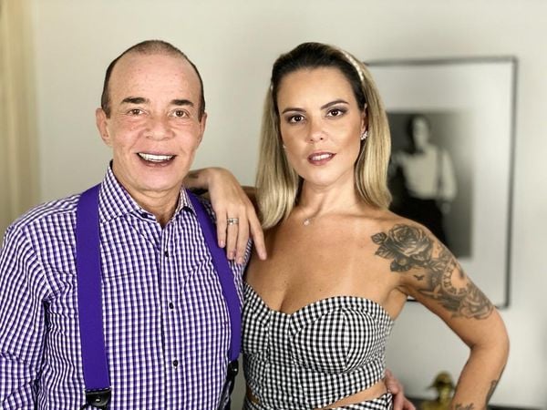 O conde Chiquinho Scarpa e a namorada, a executiva Fernanda Rizzi