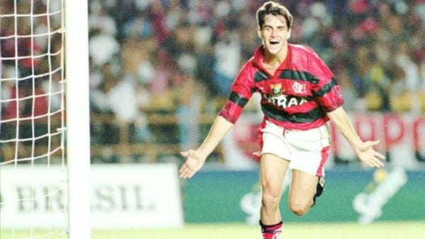Sávio comemorando um gol nos bons tempos no Flamengo por Divulgação