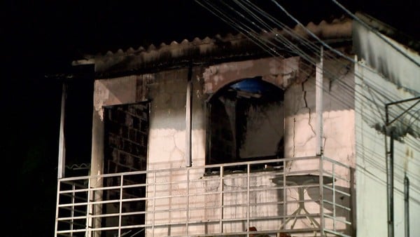 Parte da casa foi destruída pelo incêndio, na Serra