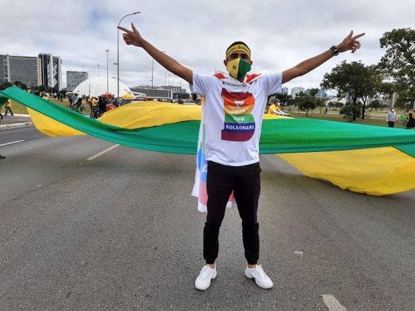 Wilk Wanderson durante manifestação a favor do presidente