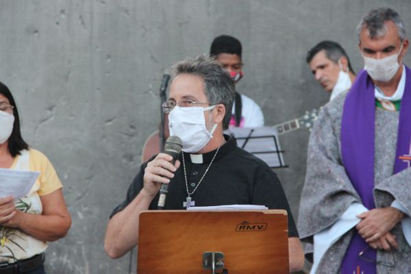 Religiosos fizeram ato ecumênico em memória ao morador em situação de rua queimado vivo por Lorraine Boldrini/ Divulgação