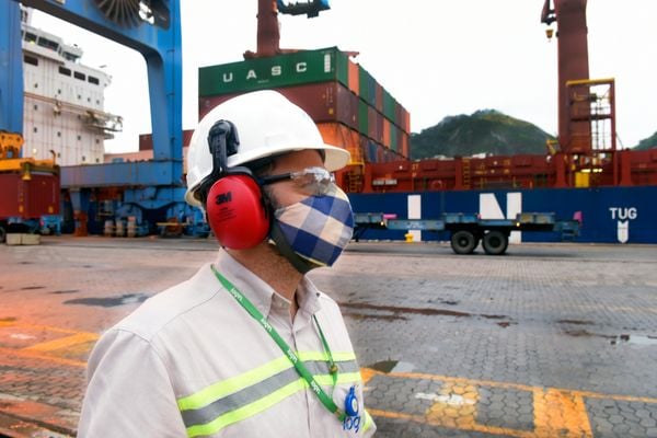 Gustavo Paixão, gerente operacional do Terminal Portuário de Vila Velha (TVV), único terminal de contêineres do Estado. O terminal é administrado pela empresa Log-in Logística.   por Carlos Alberto Silvs