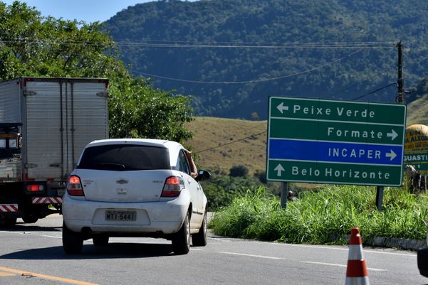 Interdição no Km 22 da BR 262, em Viana por Fernando Madeira