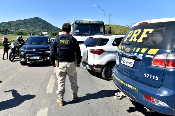Interdição no Km 22 da BR 262, em Viana por Fernando Madeira
