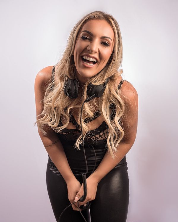 Radialista Penélope  por Divulgação/ Diogo Cypriano