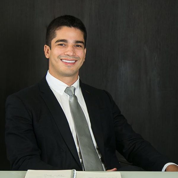 O advogado Anderson Burke