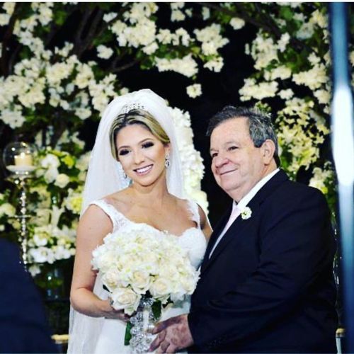 Descendente de italianos e nascido em Itaguaçu, no interior do Estado, Antônio Dal Col foi um dos pioneiros na fundação e administração de motéis na Grande Vitória.