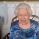 Imagem - Em momento raro, rainha Elizabeth II cai na gargalhada em reunião online