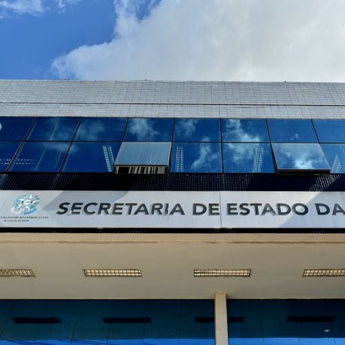 Salários variam de R$ 1.149 a R$ 10.039; vagas são para médicos, enfermeiros, técnicos em enfermagem, administradores, auxiliares de serviços gerais, entre outras