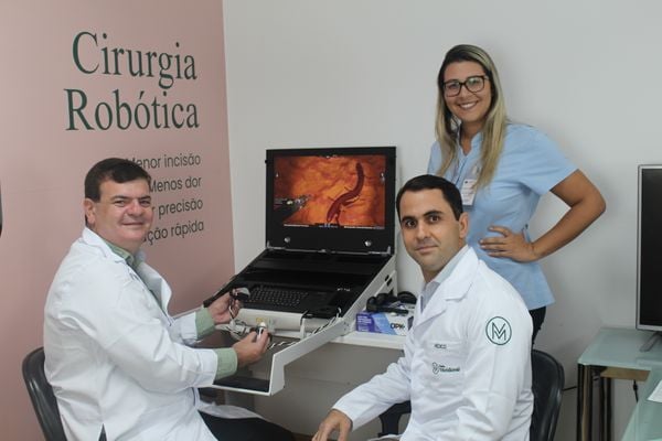 Dr. Gustavo Peixoto, Paola de Lima Vieira (enfermeira) e Dr. Claudio Borges