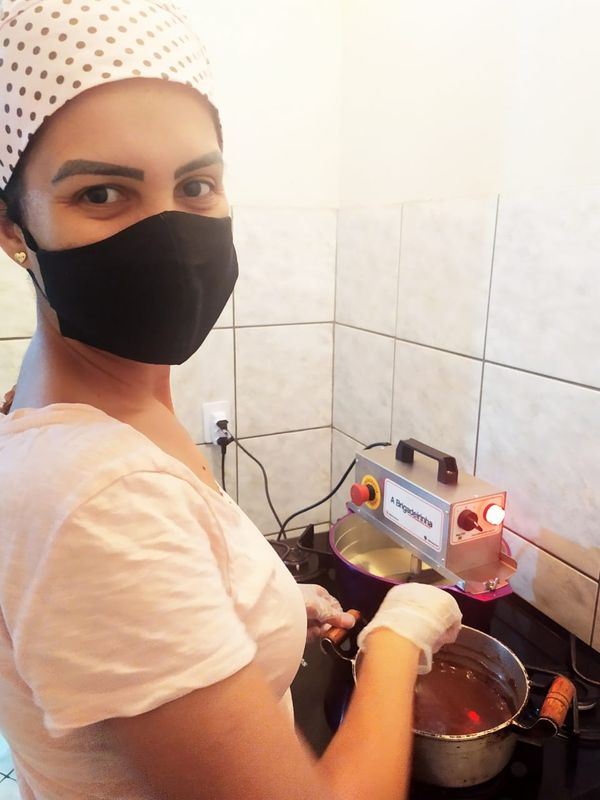 Emanuelly Andrade, confeiteira