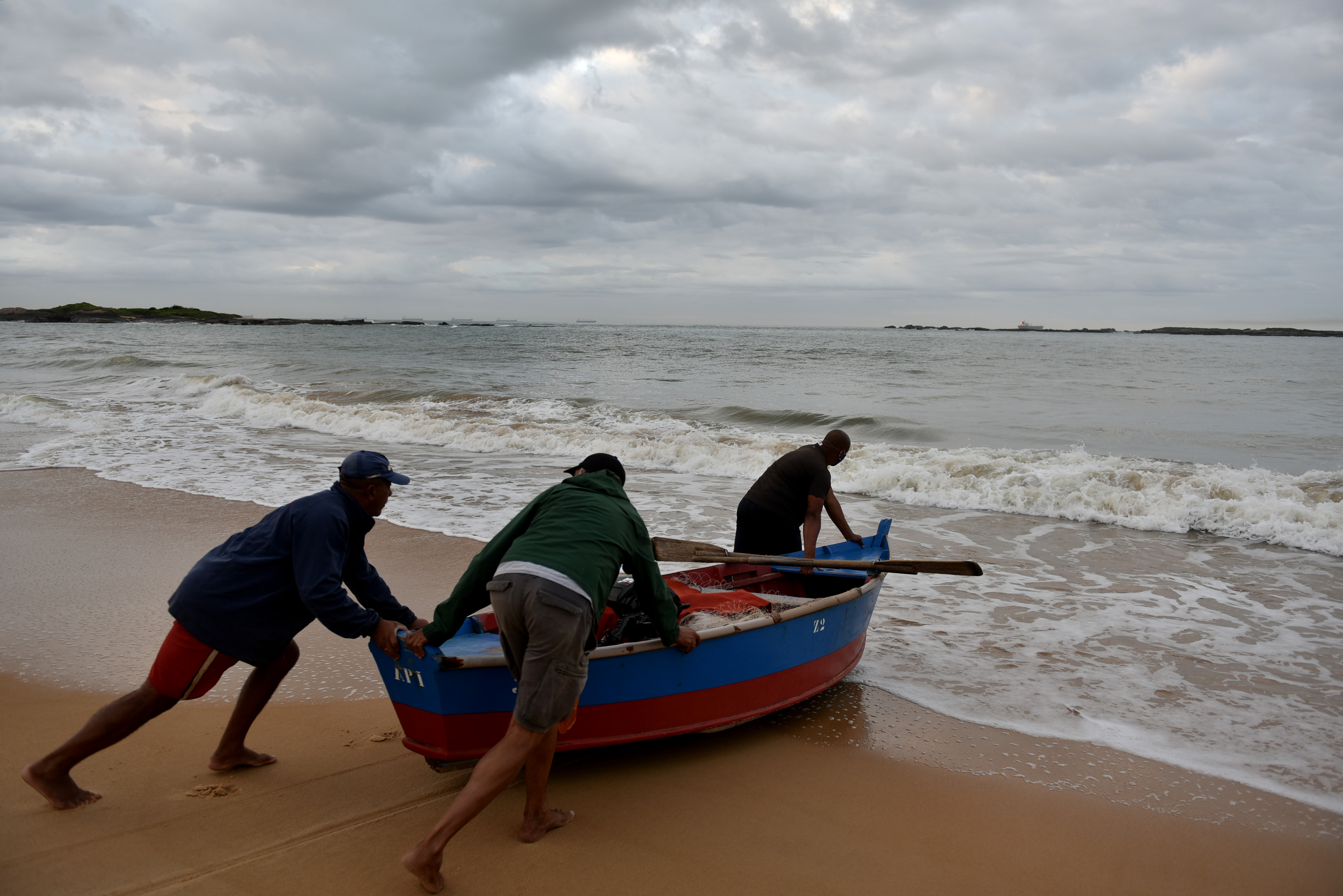 Ensaio fotográfico sobre os pescadores da Colônia de Pesca de Itapoã, em Vila Velha