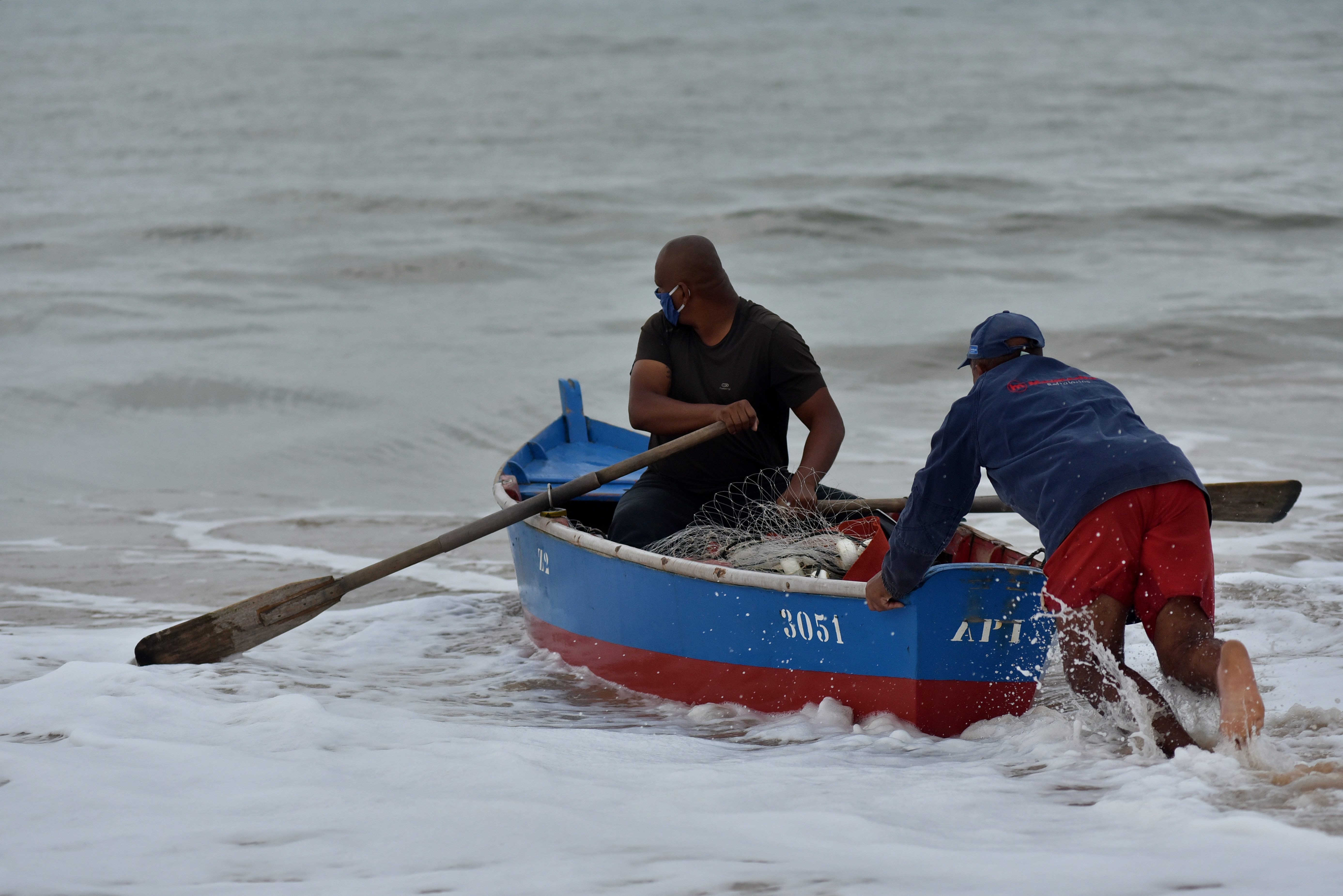 Ensaio fotográfico sobre os pescadores da Colônia de Pesca de Itapoã, em Vila Velha