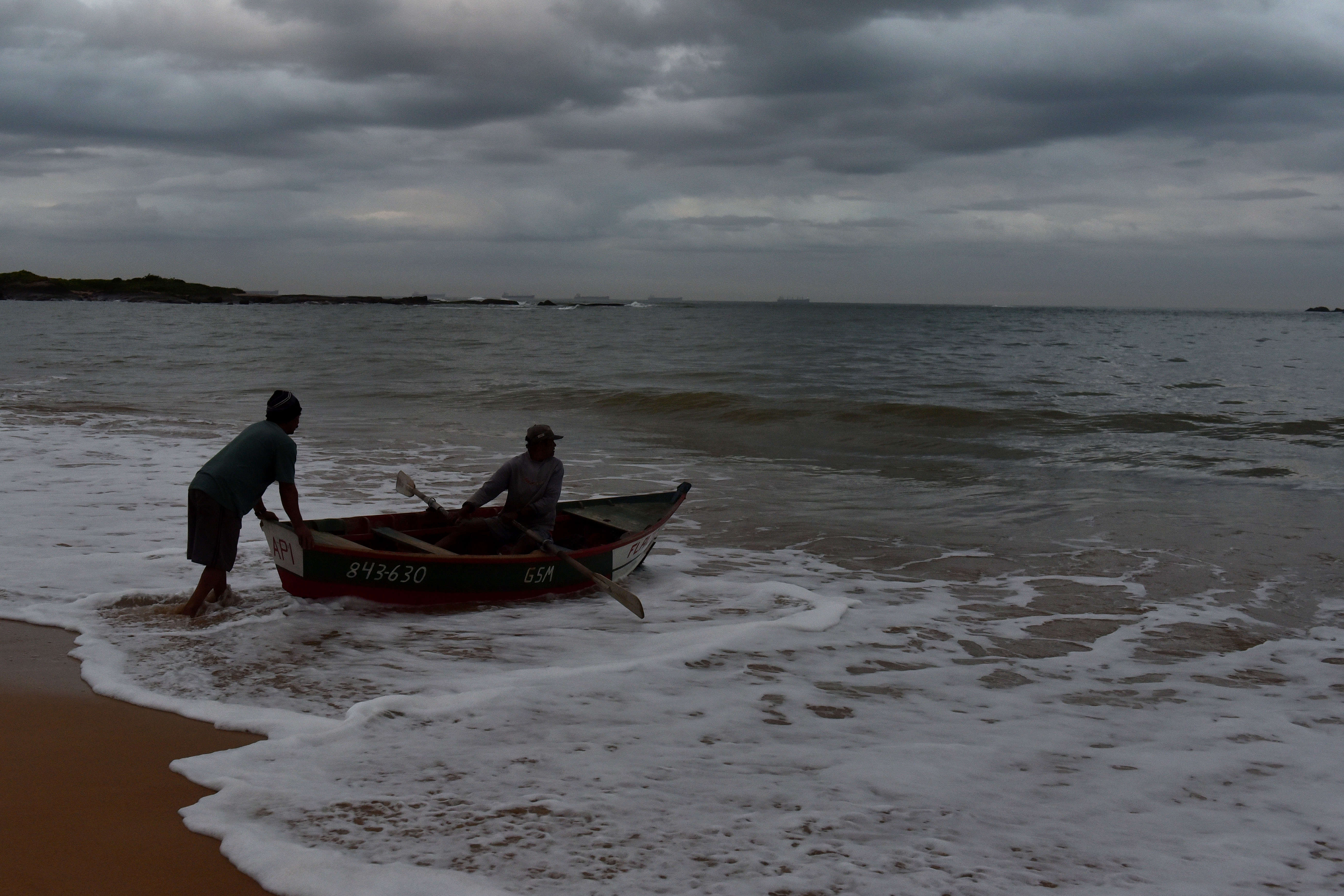 Ensaio fotográfico sobre os pescadores da Colônia de Pesca de Itapoã, em Vila Velha