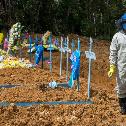 Brasil supera 100 mil mortes por Covid-19