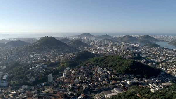 Imagens de drone das cidades de Vitória e Vila Velha