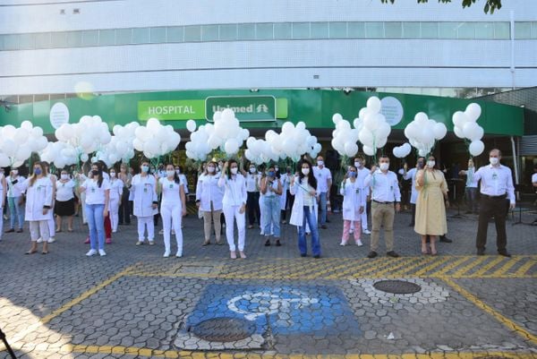 Hospital da Unimed Vitória celebra 500 altas de pacientes com Covid-19