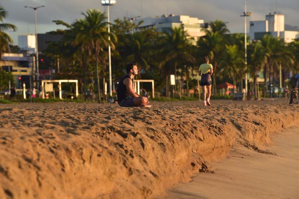 Orla de Camburi por Ricardo Medeiros