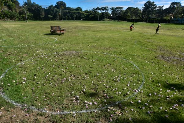 Vitória - ES - Parques reabrem no Estado. Parque Pedra da Cebola. por Vitor Jubini
