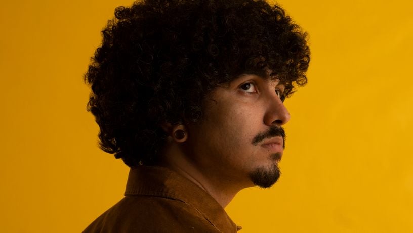 O artista carioca Victor Mus
