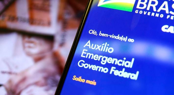 Afirmação é do ministro da Cidadania, Onyx Lorenzoni. Pagamento das parcelas de R$ 300 pela Caixa seguirá novo calendário e tem regras mais rígidas