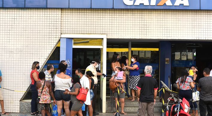 Resgate em dinheiro será liberado para beneficiários nascidos em outubro, dos ciclos 5 e 6 de pagamento, e também para os que fazem parte do calendário do auxílio residual