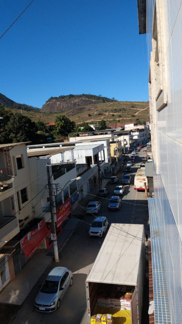 Diversos carros participaram do cortejo do prefeito Paulo Márcio Leite por Foto do leitor