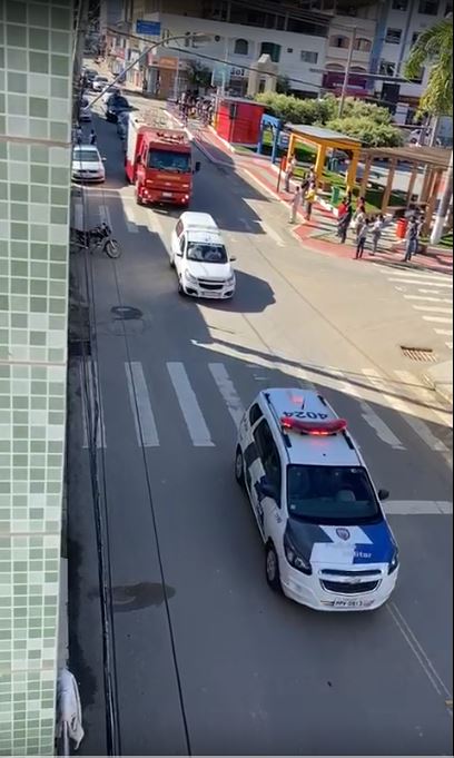 Na cidade, o cortejo foi recebido em silêncio, enquanto o sino da igreja matriz tocava em homenagem ao prefeito por Foto do leitor