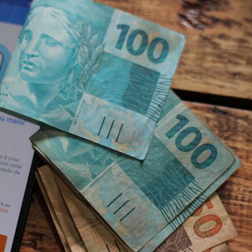 Decreto regulamentou o chamado auxílio emergencial residual foi oficializado em Medida Provisória publicada no início deste mês e será pago até 31 de dezembro; acesso ao benefício foi restrito