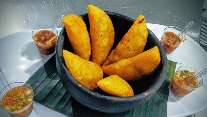 Empanadas do restaurante colombiano Parceros Brasil, em Morada de Laranjeiras, Serra