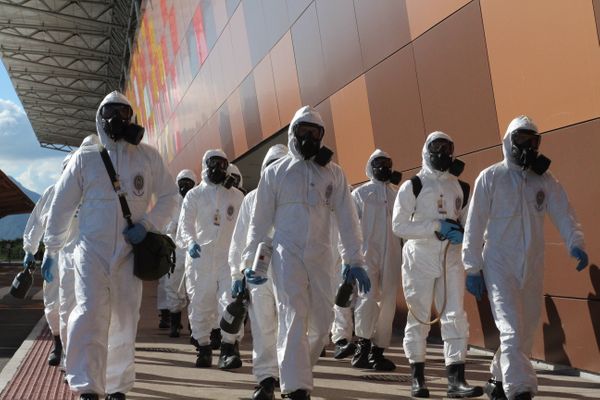 Militares do Exército fizeram desinfecção no Aeroporto de Vitória neste sábado  por Divulgação/ASeB