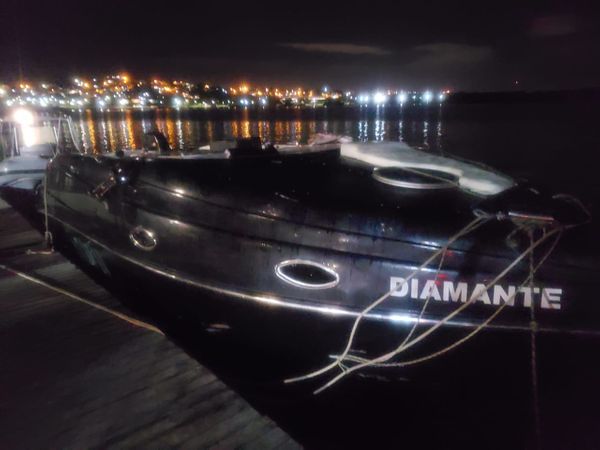 Lancha Diamante, de propriedade de José Silvino Pinafo, que se envolveu em acidente na Baía de Vitória neste sábado (25)