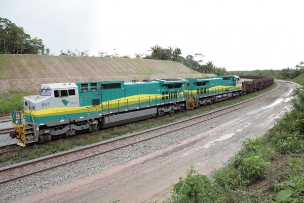Locomotiva da Vale na Estrada de Ferro Vitória a Minas