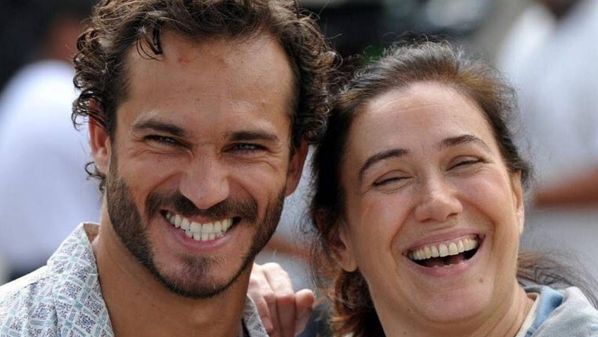 Ator português, que também está no ar em 'Totalmente Demais', assinou com a SIC