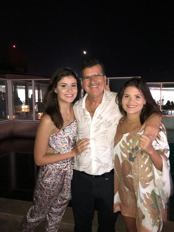 Missias Martins e as filhas Bárbara e Lara